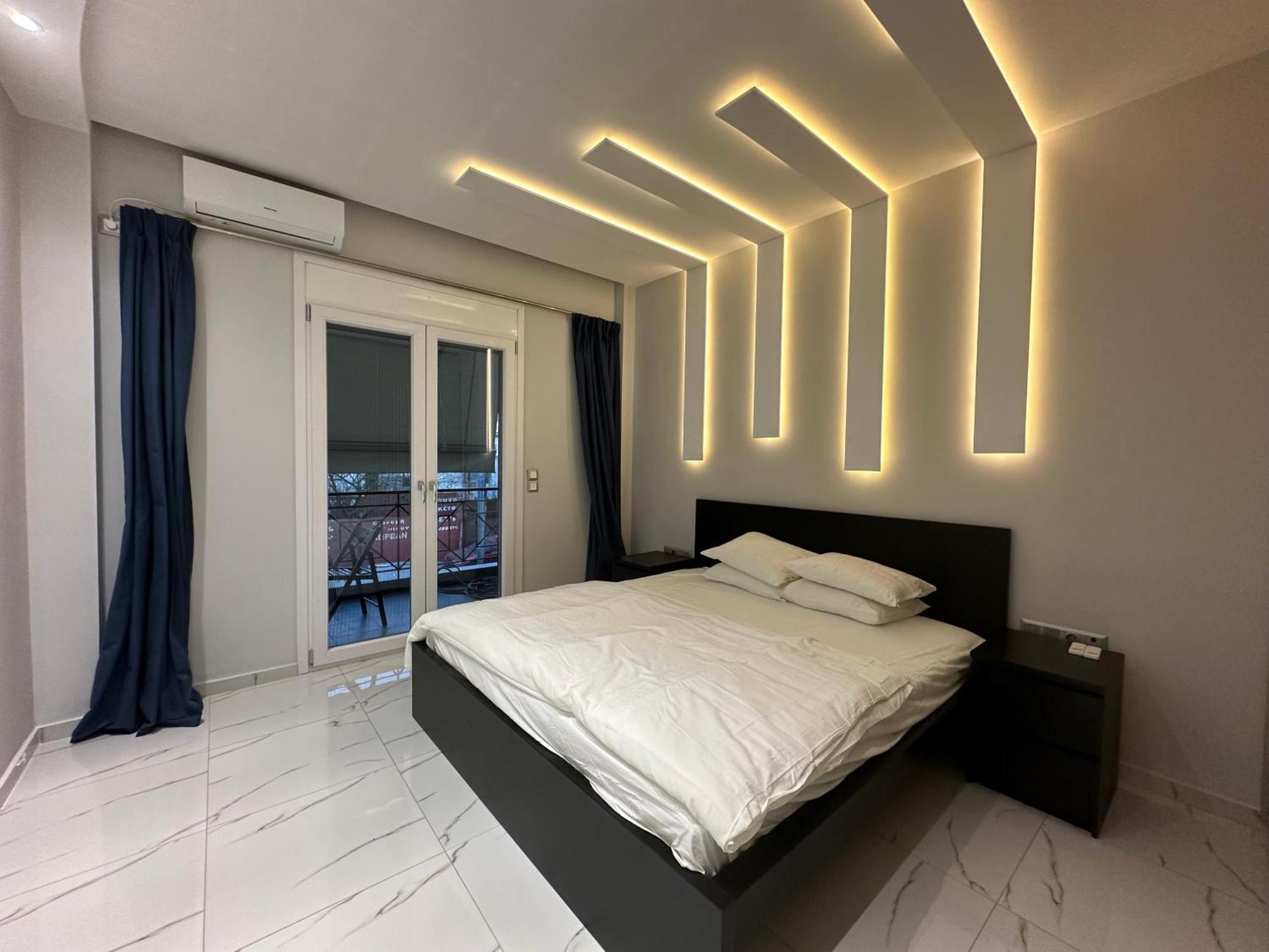 Warm And Modern Brand New Apartment พีเรียส ภายนอก รูปภาพ